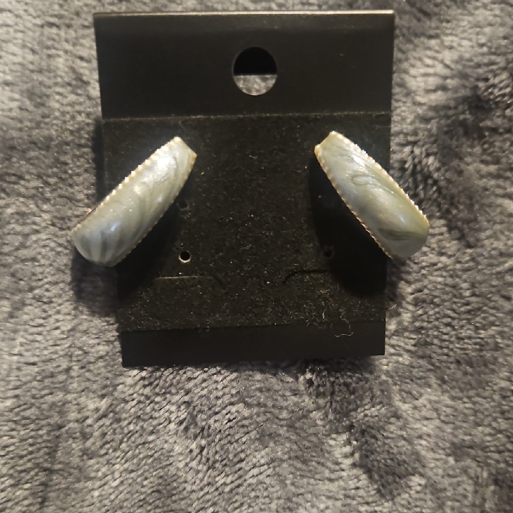 Vintage Irregular Light Blue/Gray Stone Stud Earrings